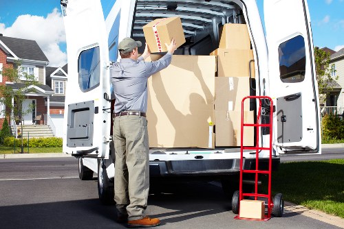 Secure loading of belongings in removal truck